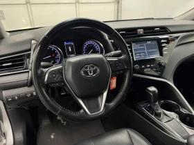 Toyota Camry * 2.5SE* DISTRONIC* LANE ASSIST* CAR PLAY*  - 15888 € / 31074.23 лв. - 23774854 11