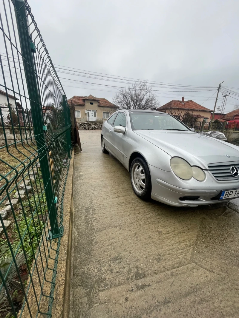 Mercedes-Benz C 180, снимка 3 - Автомобили и джипове - 48682760