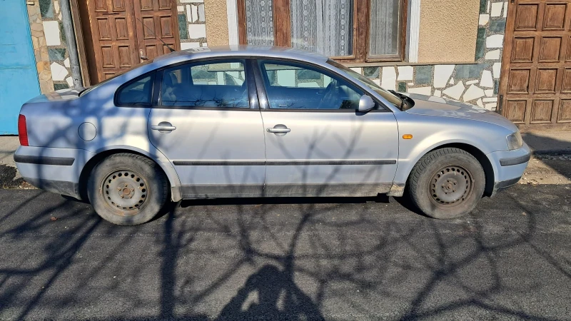 VW Passat, снимка 11 - Автомобили и джипове - 49024198