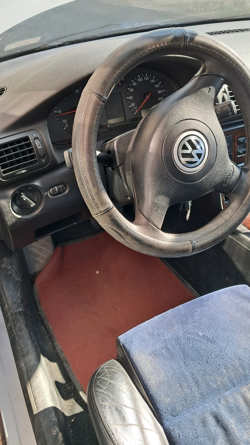 VW Passat, снимка 4 - Автомобили и джипове - 49024198