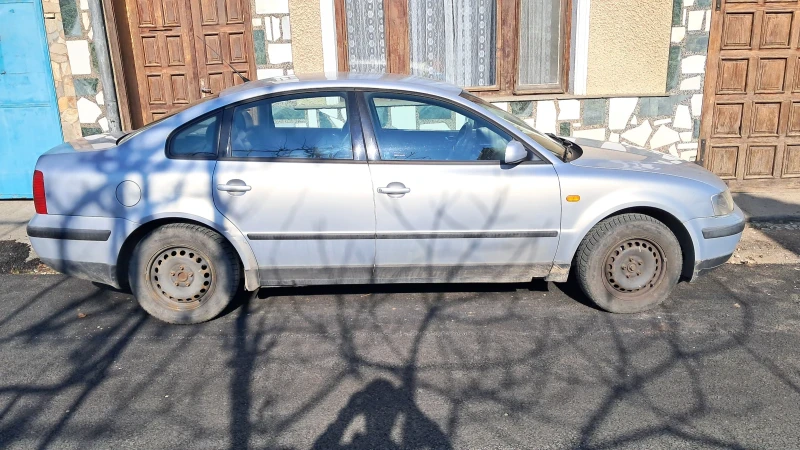 VW Passat, снимка 12 - Автомобили и джипове - 49024198