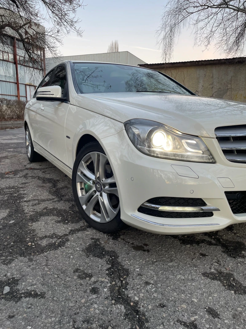 Mercedes-Benz C 180, снимка 2 - Автомобили и джипове - 49394526