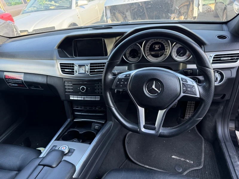 Mercedes-Benz E 220 220CDI OM651 автомат Facelift AMG пакет, снимка 5 - Автомобили и джипове - 51070134