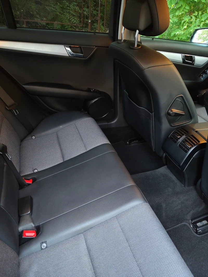 Mercedes-Benz C 180, снимка 13 - Автомобили и джипове - 52350310