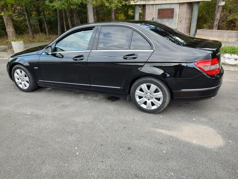Mercedes-Benz C 180, снимка 3 - Автомобили и джипове - 52350310