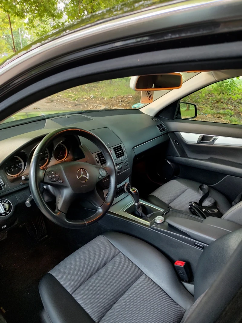 Mercedes-Benz C 180, снимка 11 - Автомобили и джипове - 52350310