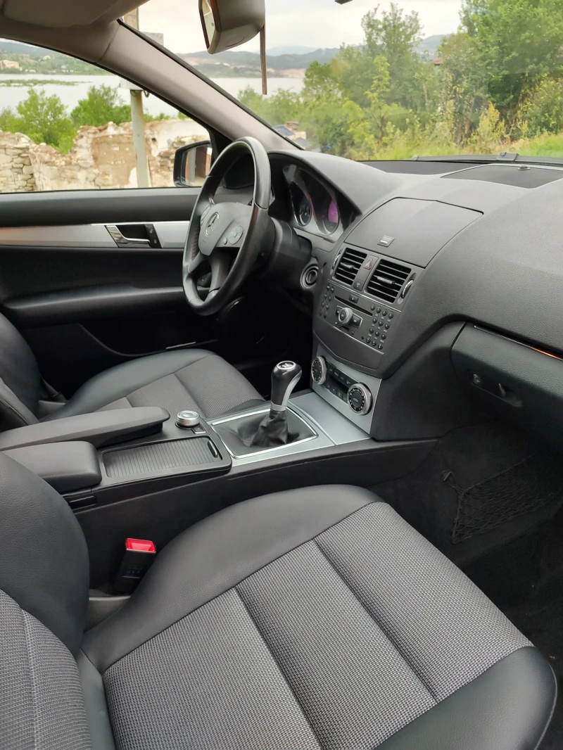 Mercedes-Benz C 180, снимка 12 - Автомобили и джипове - 52350310