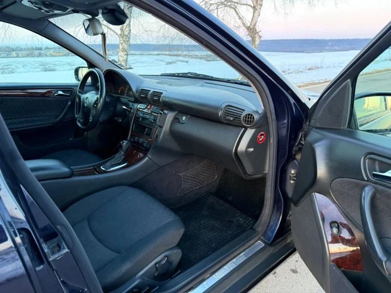 Mercedes-Benz C 220 2.2CDI, снимка 7 - Автомобили и джипове - 53168202