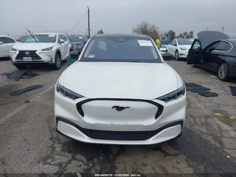 Ford Mustang Mach-E Premium, снимка 12 - Автомобили и джипове - 53386724