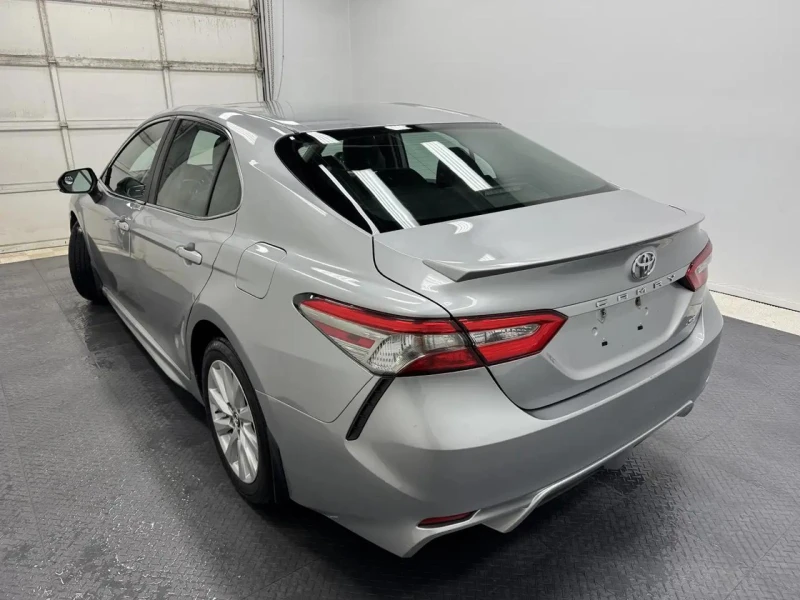 Toyota Camry * 2.5SE* DISTRONIC* LANE ASSIST* CAR PLAY* , снимка 4 - Автомобили и джипове - 53455253