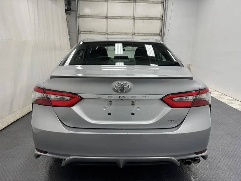 Toyota Camry * 2.5SE* DISTRONIC* LANE ASSIST* CAR PLAY* , снимка 6 - Автомобили и джипове - 53455253