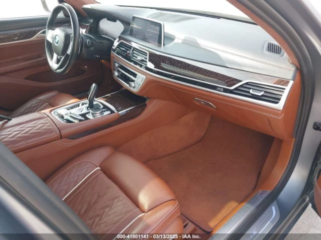 BMW 750 I xDrive * ЦЕНА ДО БЪЛГАРИЯ* (CARFAX)* АВТО КРЕДИТ, снимка 5 - Автомобили и джипове - 49544675