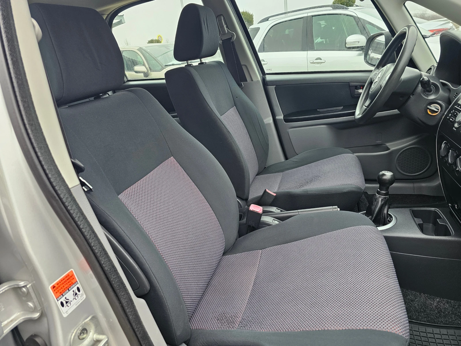 Suzuki SX4 1.6 БЕНЗИН РЕАЛНИ КИЛОМЕТРИ | Mobile.bg — изображение 14