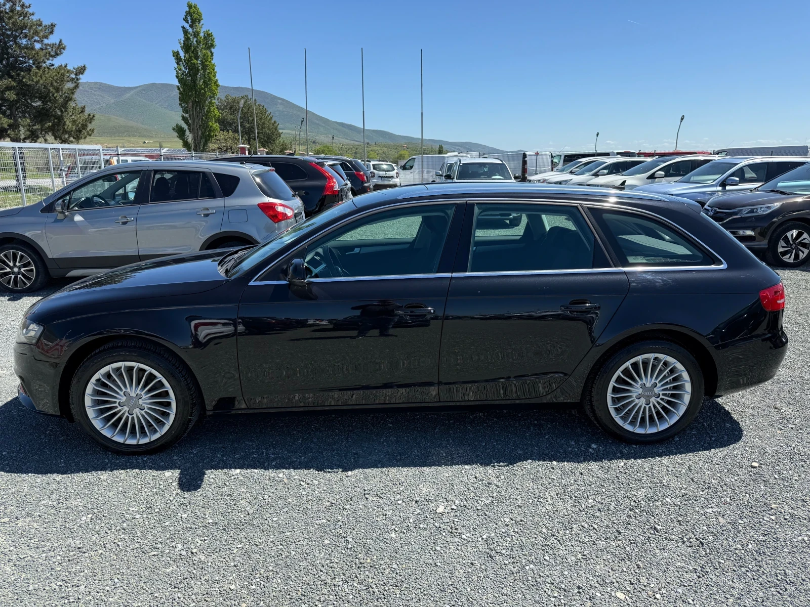 Audi A4 (KATO НОВА) - изображение 9