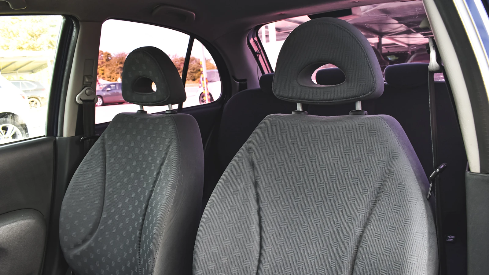 Nissan Micra 1.2i 16V Automatic - изображение 10