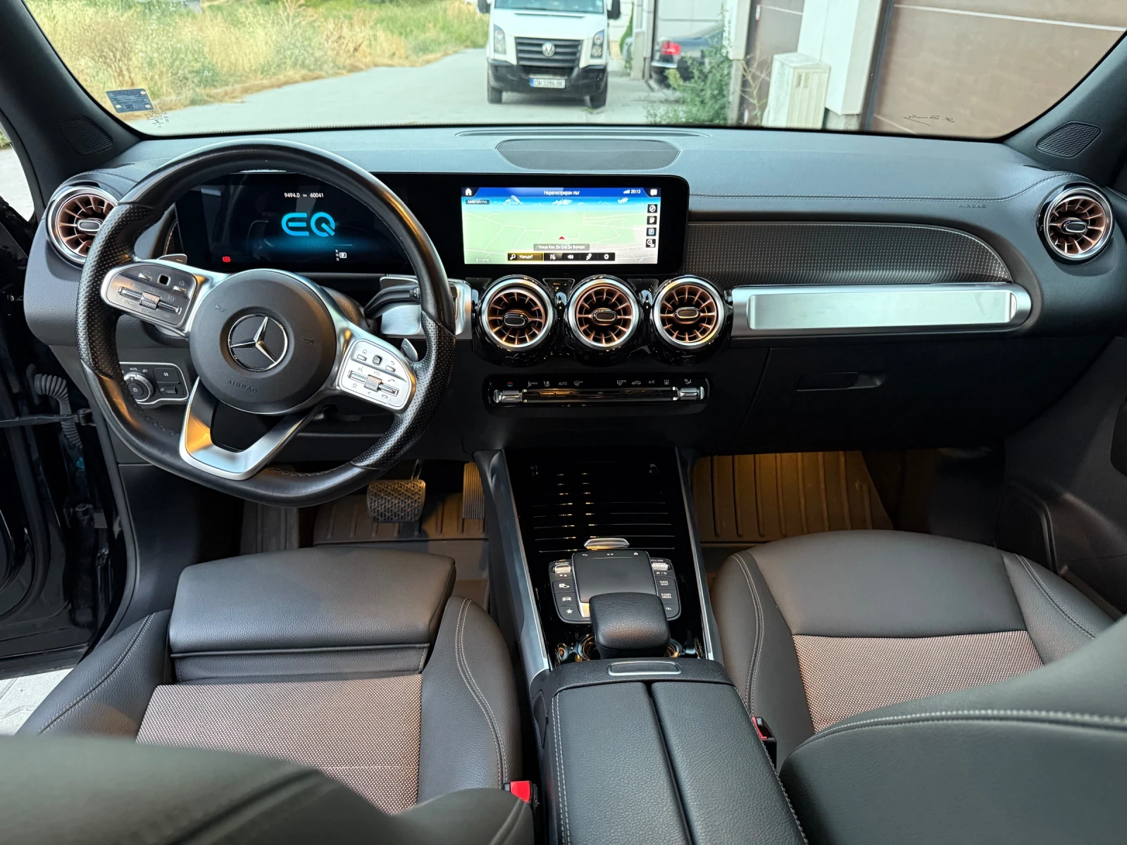Mercedes-Benz EQB 300 4Matic | 6+ 1 ДДС Кредит | Гаранция до 2030 - изображение 8