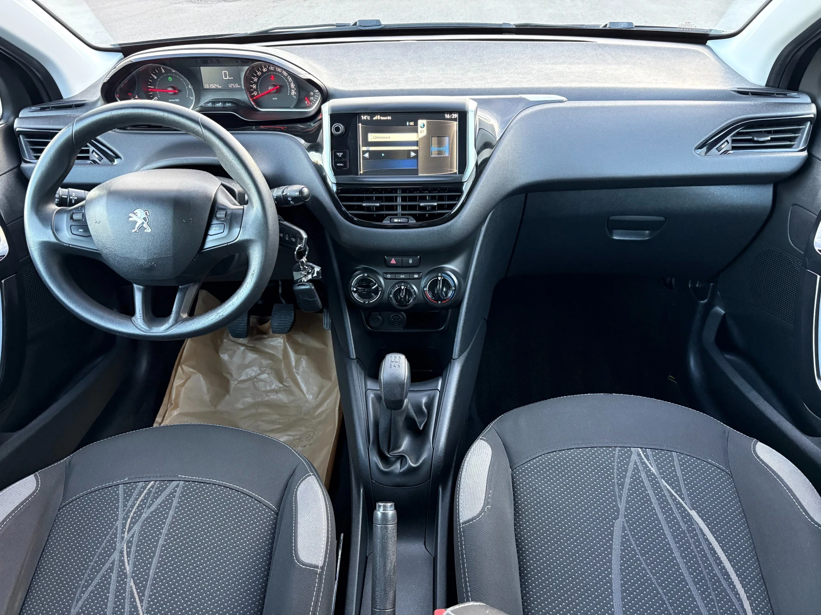 Peugeot 208 1.2 VTi    | Mobile.bg   12