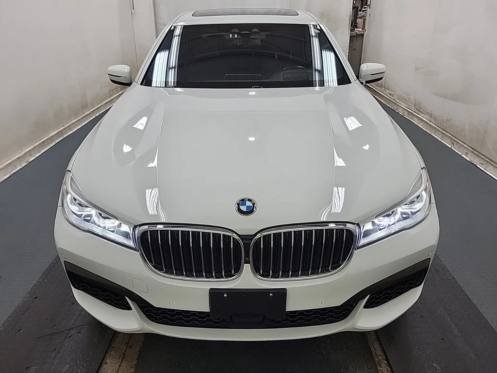BMW 750 Long xDrive M-Sport * CARFAX * ОПЦИЯ ЗА ФИНАНСИРАН - изображение 6