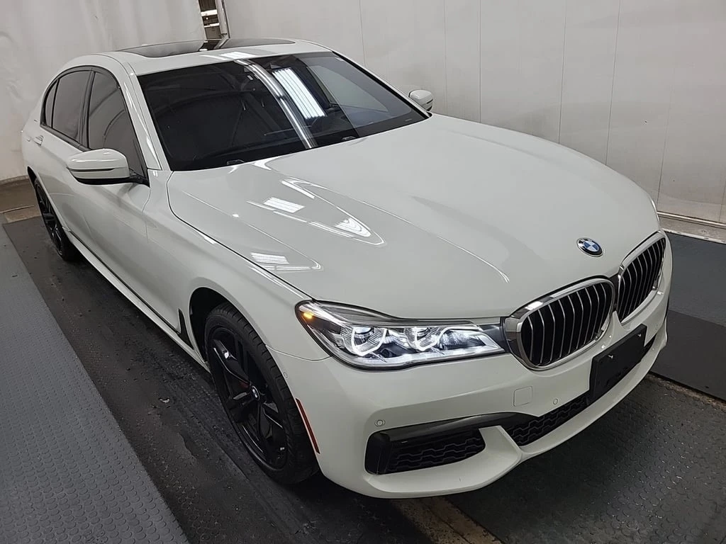 BMW 750 Long xDrive M-Sport * CARFAX * ОПЦИЯ ЗА ФИНАНСИРАН - изображение 2