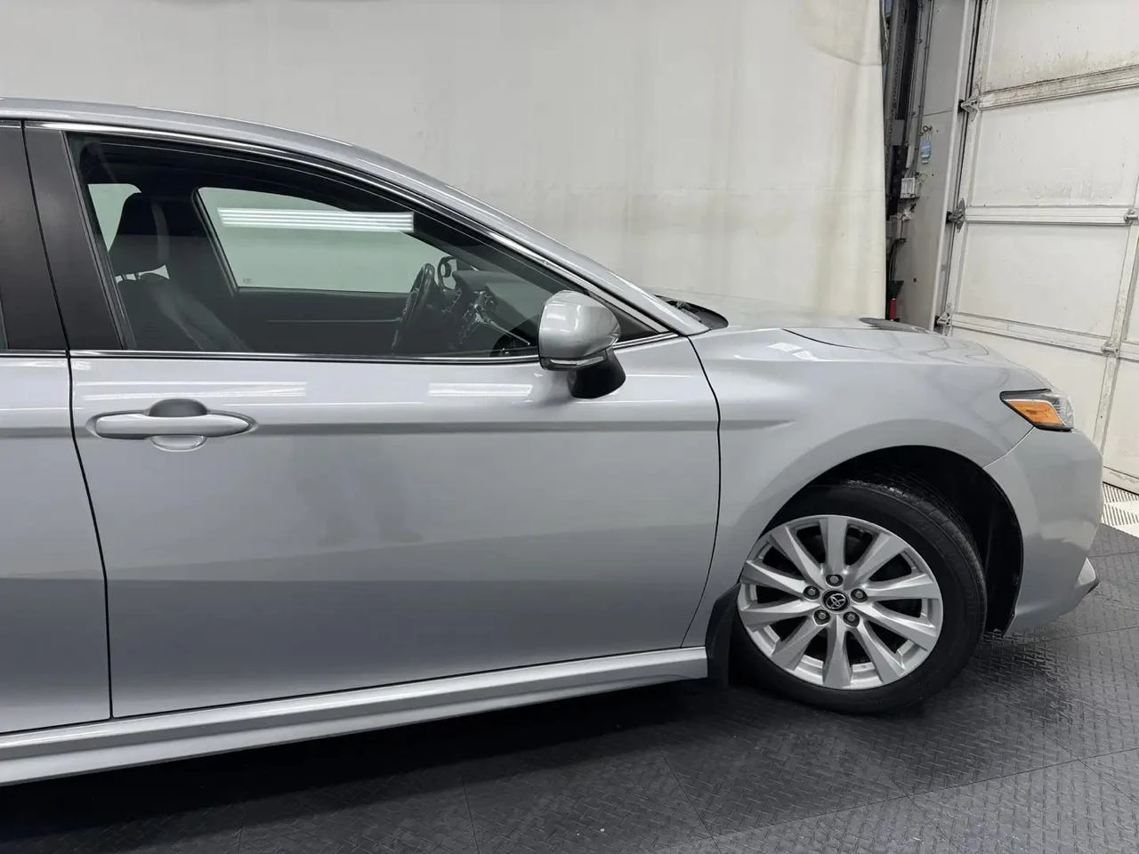 Toyota Camry * 2.5SE* DISTRONIC* LANE ASSIST* CAR PLAY*  - изображение 10