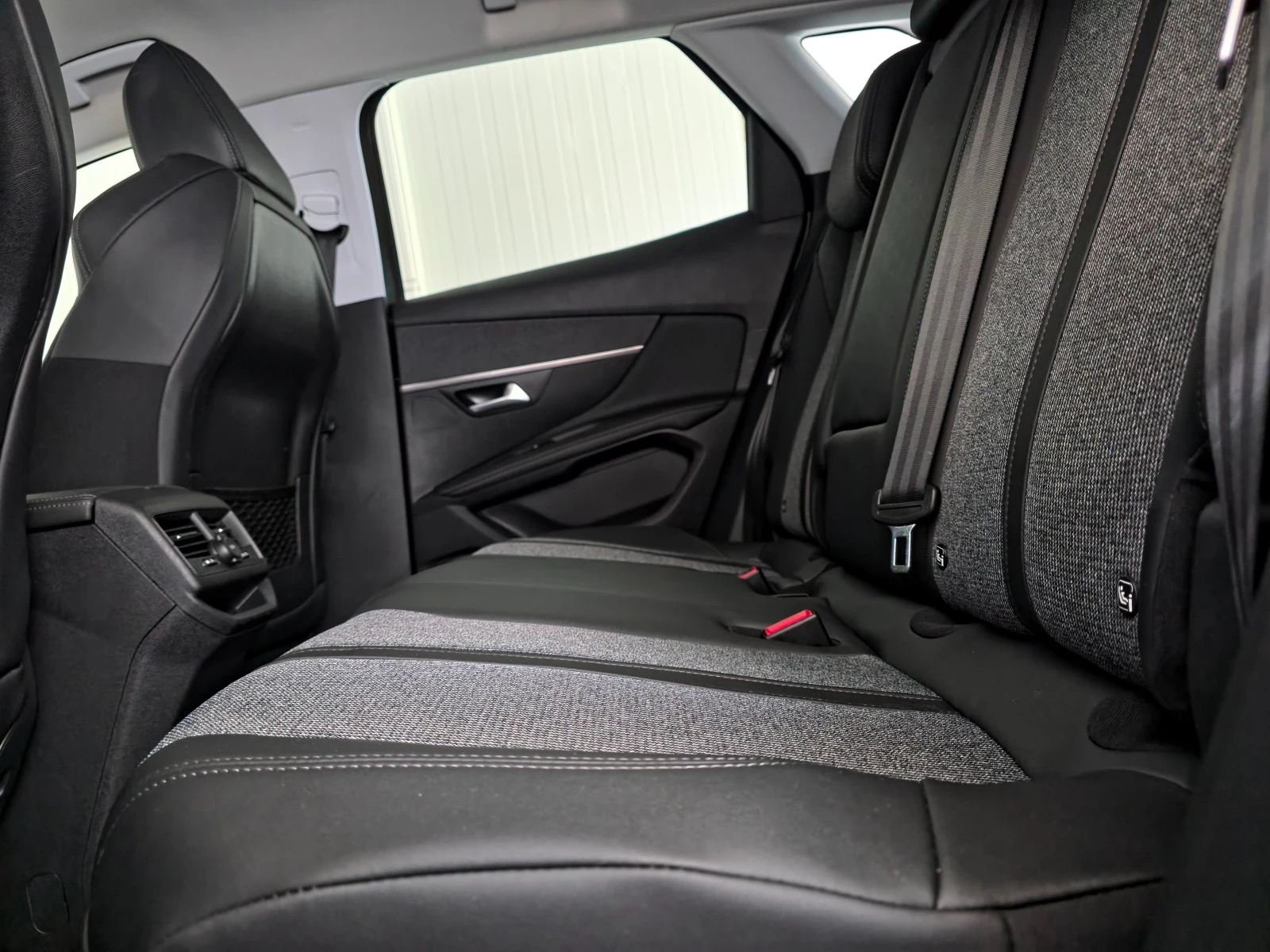 Peugeot 3008 1.5BlueHdi EAT8 ALLURE | Mobile.bg � ����������� 11