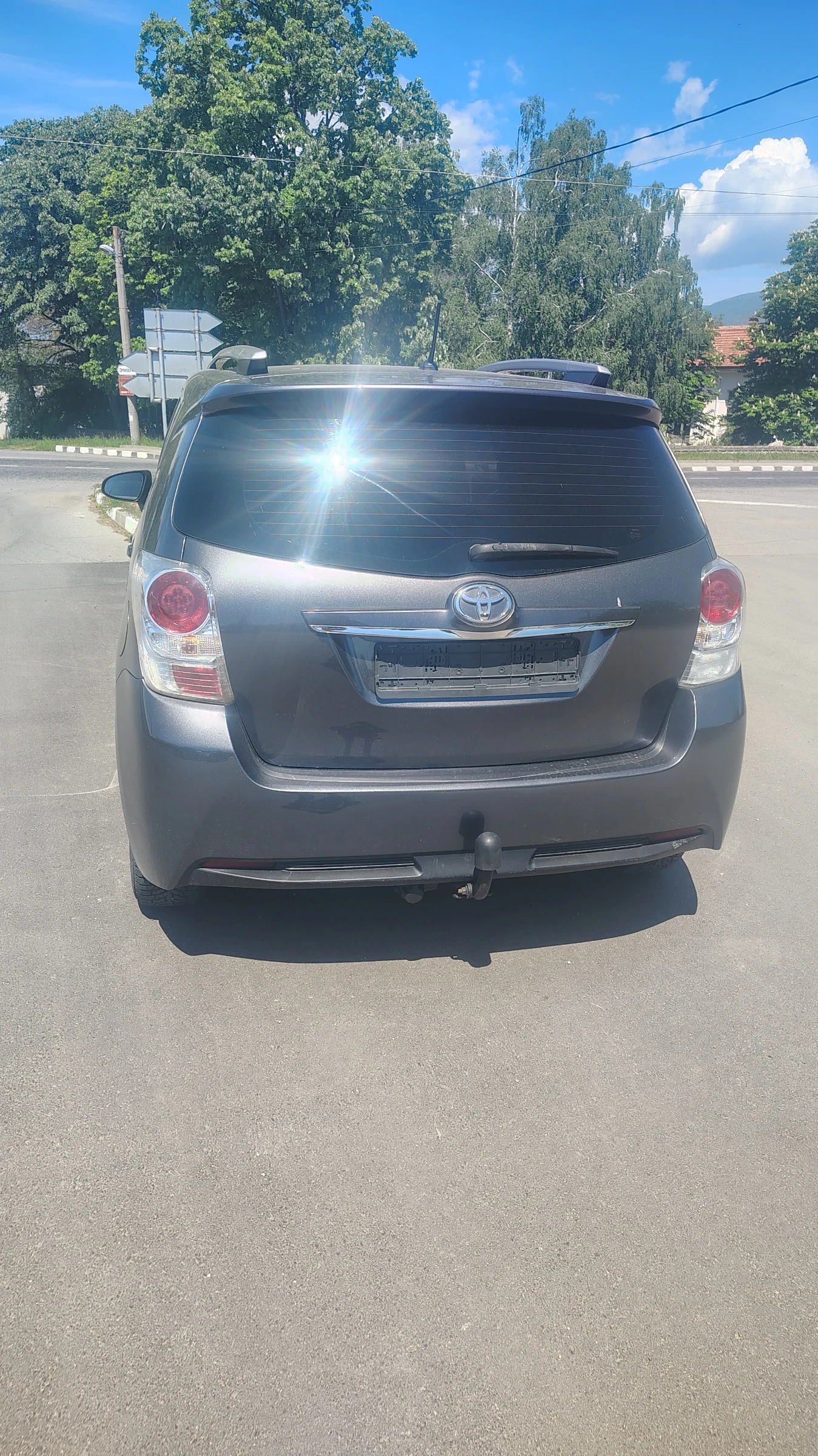 Toyota Verso 2.0d4d 126 ks, снимка 3 - Автомобили и джипове - 54563157