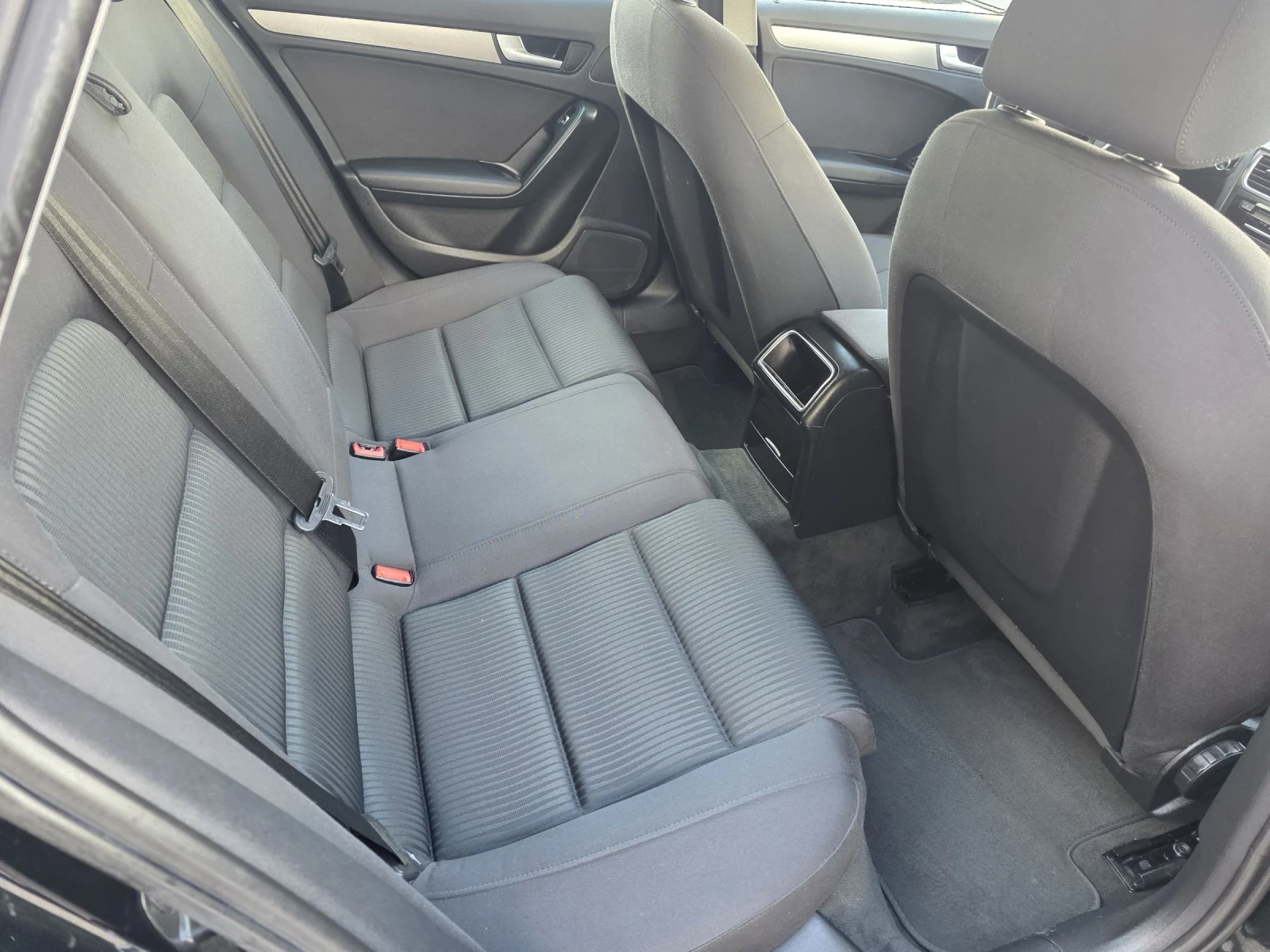 Audi A4 2.0tdi 143k.c AUTOMAT, снимка 11 - Автомобили и джипове - 54653770