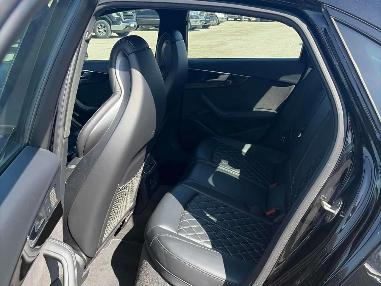 Audi S4 Progressiv | DISTRONIC | МАСАЖИ | ШИБИДАХ | , снимка 13 - Автомобили и джипове - 54669117