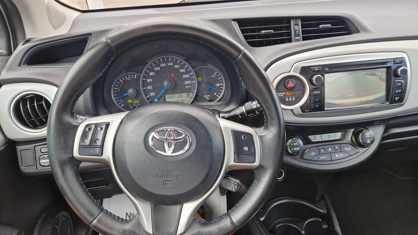 Toyota Yaris 1.5 Hybrid  | Mobile.bg � ����������� 11