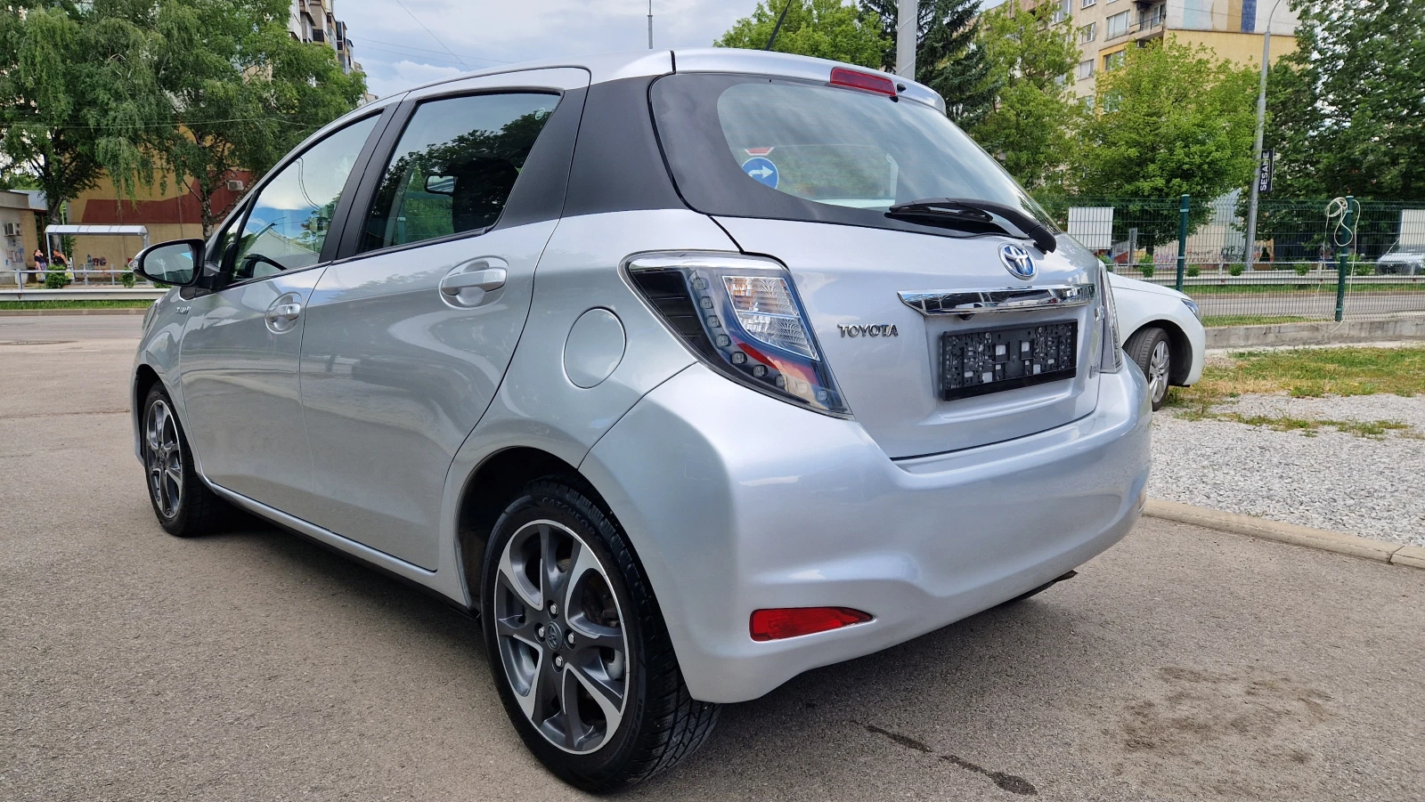 Toyota Yaris 1.5 Hybrid  | Mobile.bg � ����������� 6