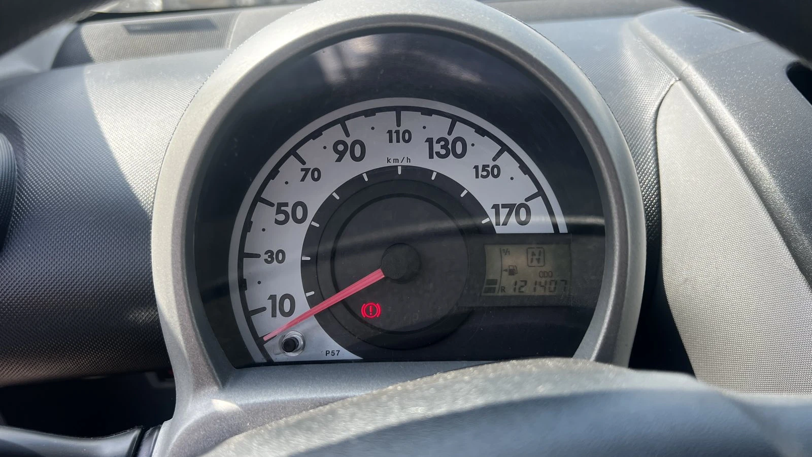 Toyota Aygo 1.0, снимка 8 - Автомобили и джипове - 55402643