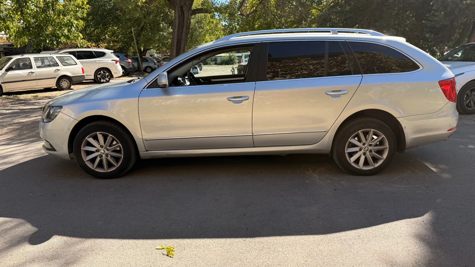 Skoda Superb 2.0tdi, снимка 3 - Автомобили и джипове - 56346607