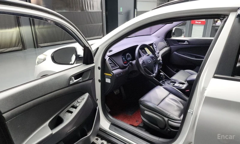 Hyundai Tucson, снимка 10 - Автомобили и джипове - 52723049