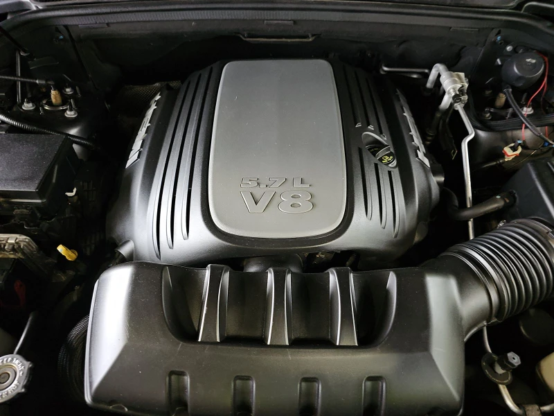 Jeep Grand cherokee OVERLAND 5.7 HEMI* Обдух* 8ZF* М.Точка* LED* Пано - 26500 лв. - 75026855 | Car24.bg