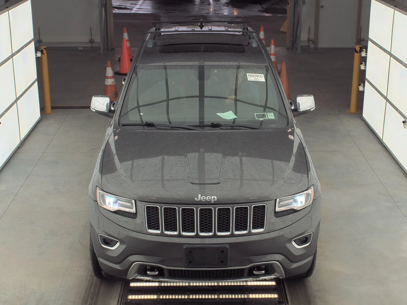 Jeep Grand cherokee OVERLAND 5.7 HEMI* Обдух* 8ZF* М.Точка* LED* Пано  - изображение 2