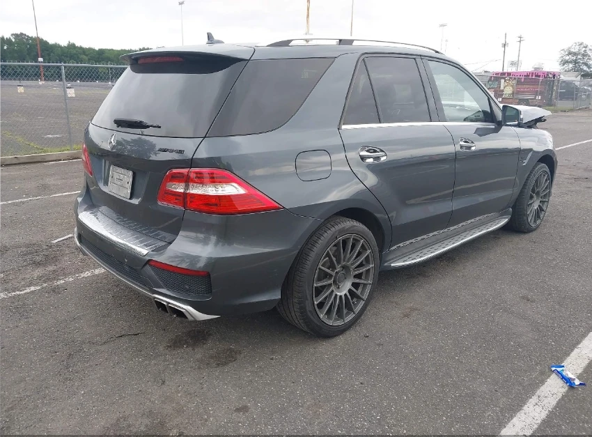 Mercedes-Benz ML 63 AMG 4MATIC - изображение 7