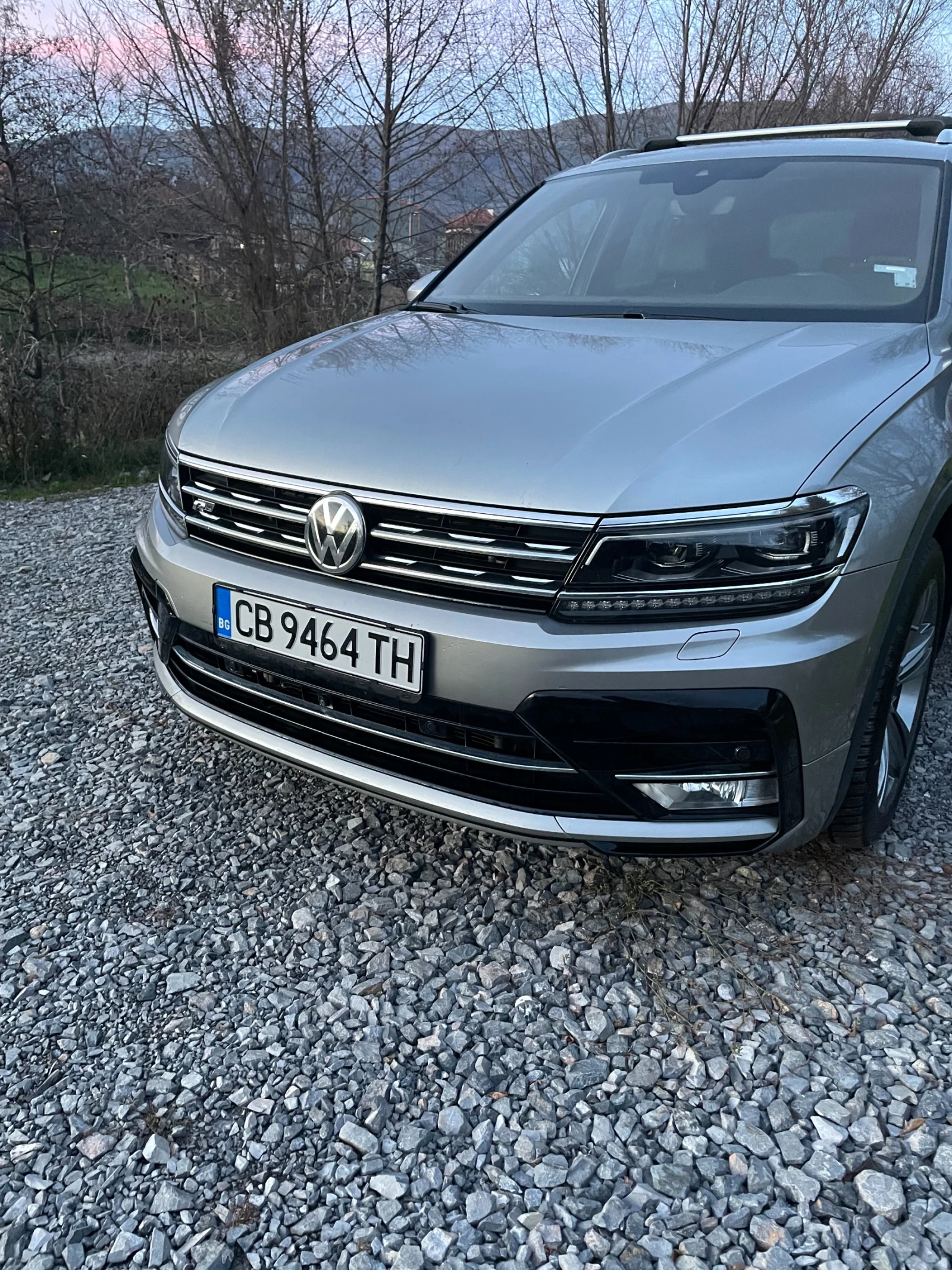 VW Tiguan R-line/360* /Pano/Matrix/FULL, снимка 2 - Автомобили и джипове - 53772408