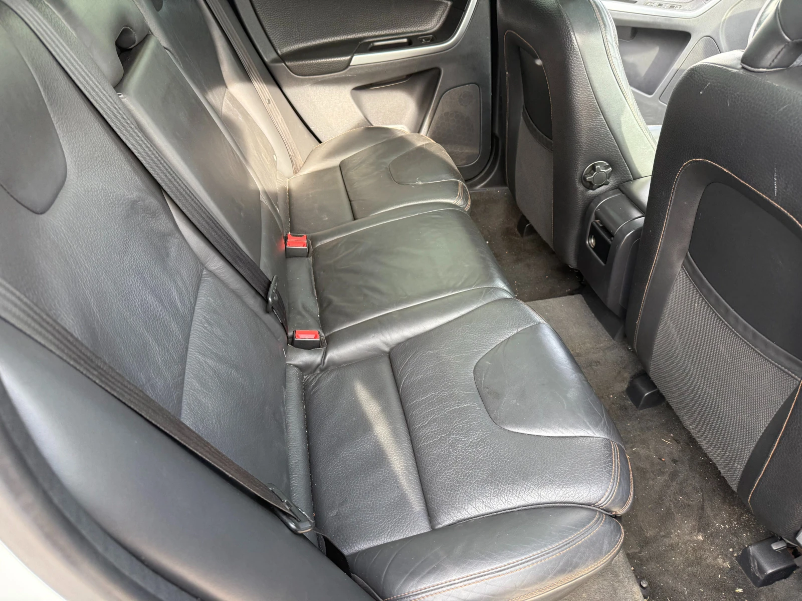 Volvo XC60 2, 4 D ПРОБЛЕМ В МОТОРА ( СКЪСАН АНГРЕНАЖЕН РЕМЪК , снимка 12 - Автомобили и джипове - 54177435