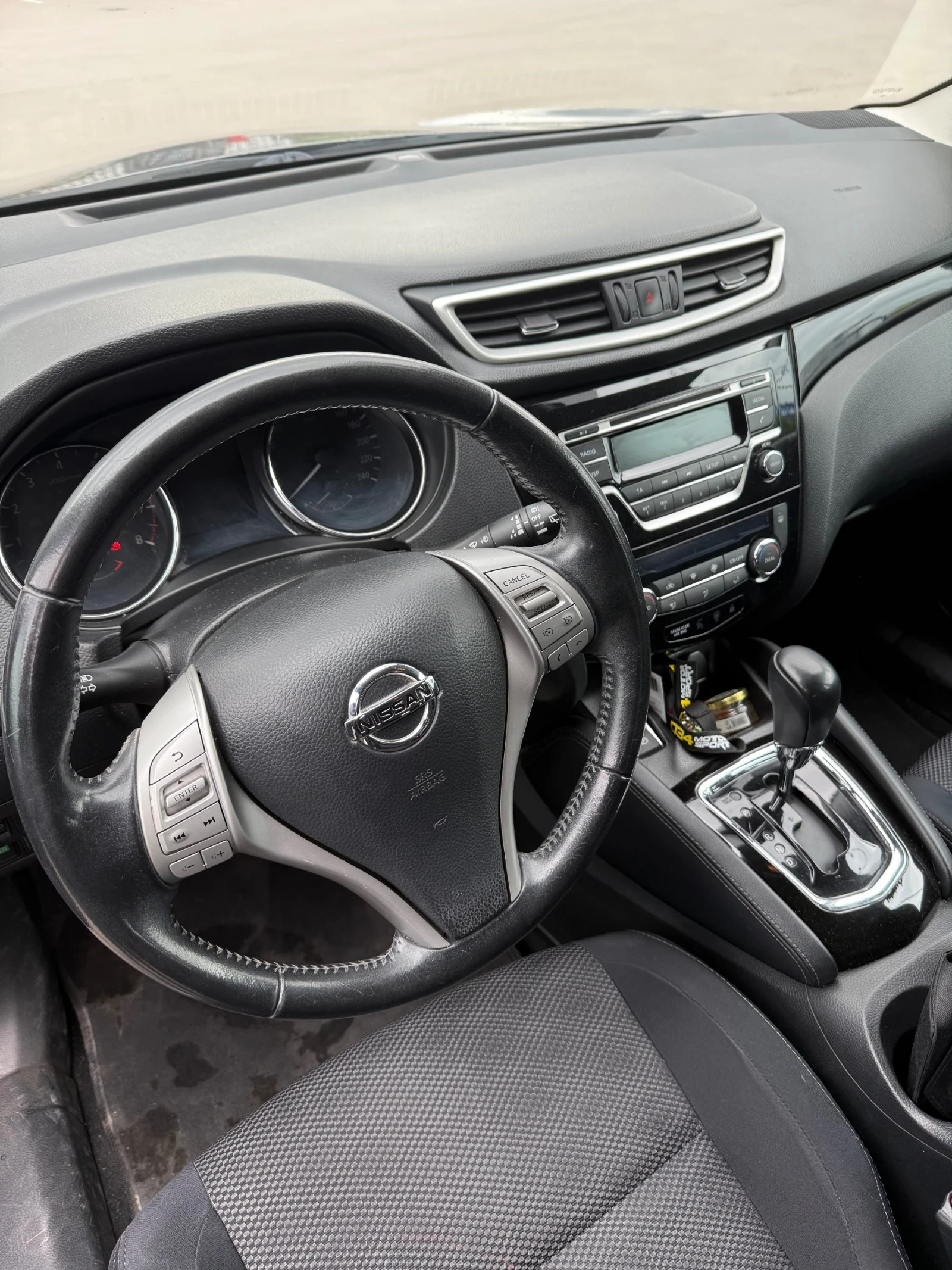Nissan Qashqai 1.3 DIG-T Първи Собственик , снимка 8 - Автомобили и джипове - 54279852