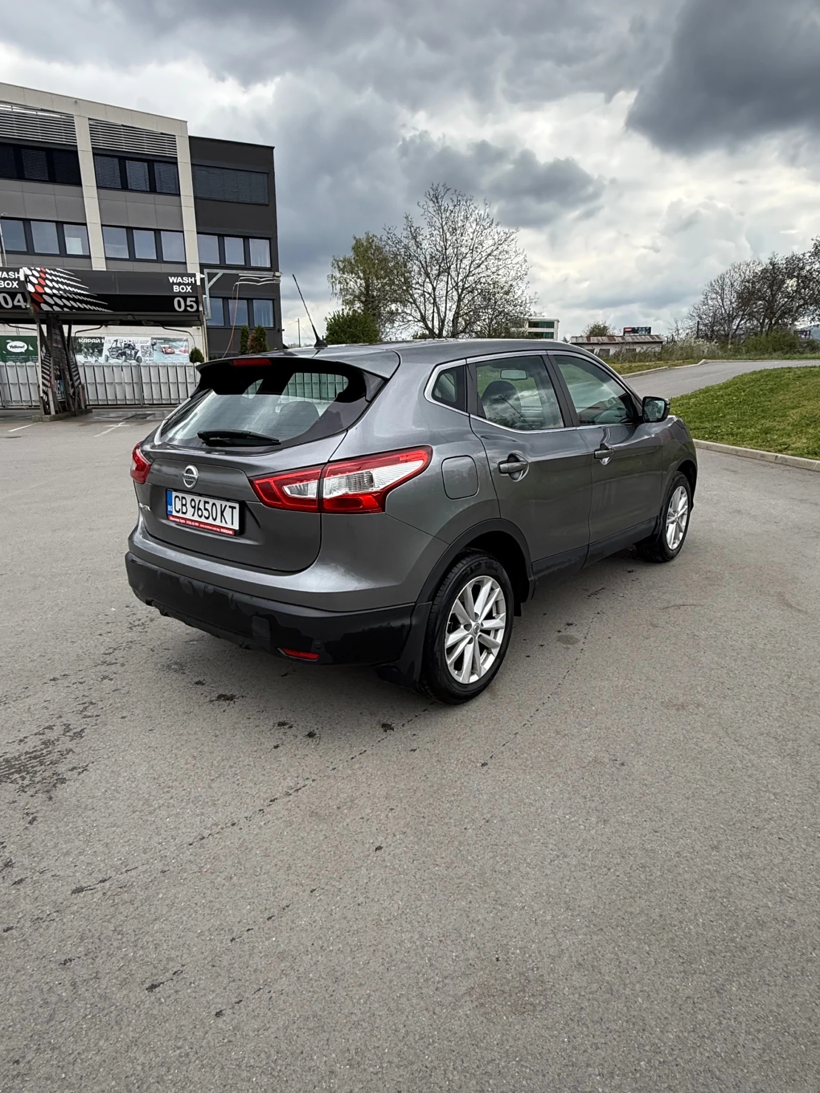 Nissan Qashqai 1.3 DIG-T Първи Собственик , снимка 3 - Автомобили и джипове - 54279852