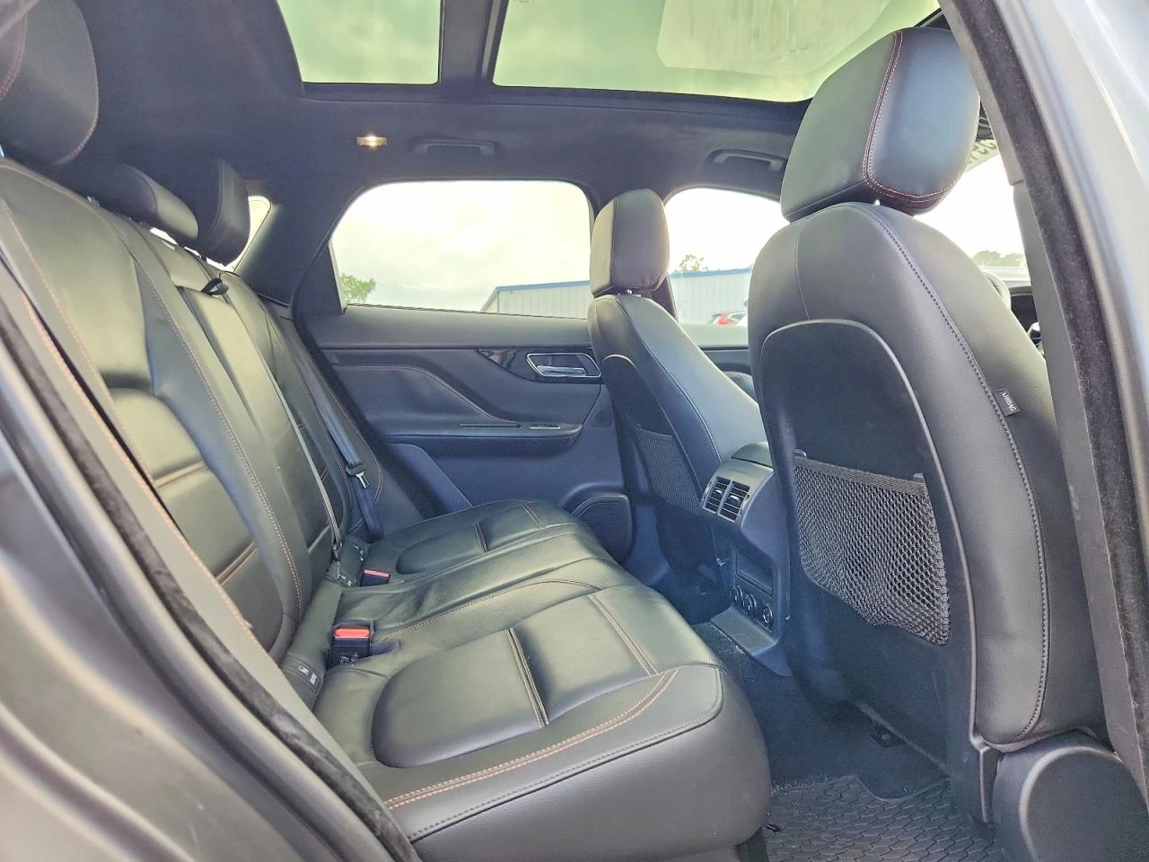 Jaguar F-PACE 2.0l Prestige, снимка 11 - Автомобили и джипове - 55690130