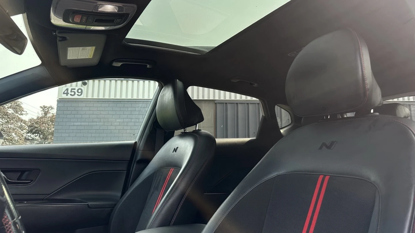 Hyundai Kona * N Line * CARFAX * ЦЕНА ДО БГ, снимка 15 - Автомобили и джипове - 55969938