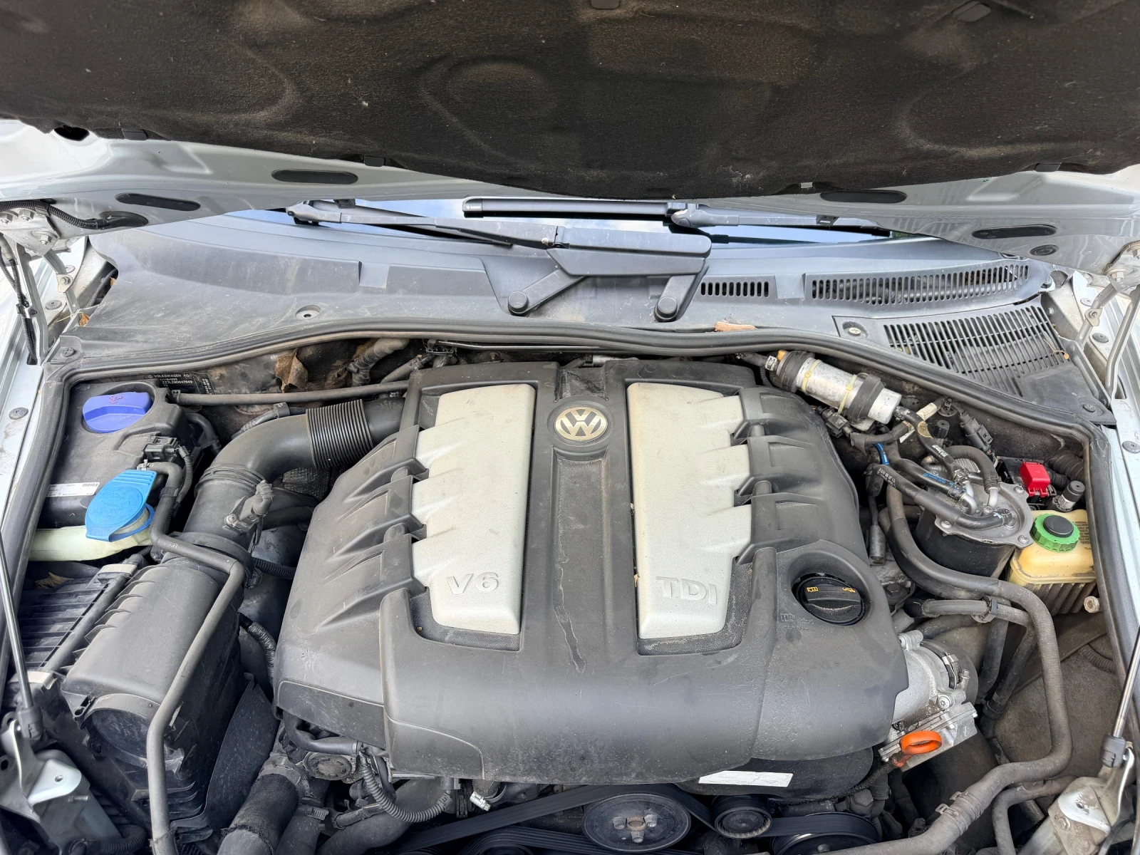 VW Touareg 3.0 TDI V6, снимка 15 - Автомобили и джипове - 56275227