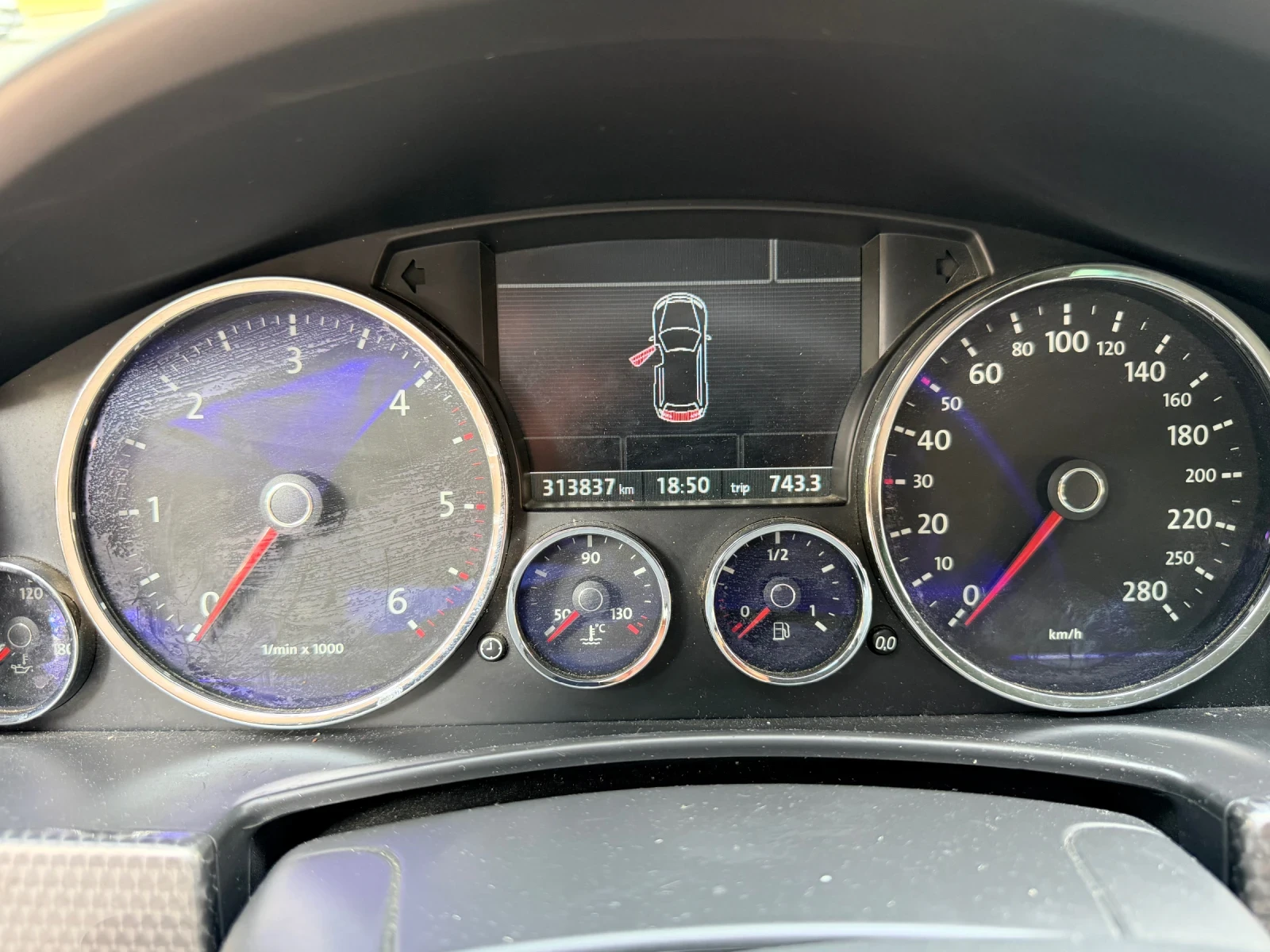 VW Touareg 3.0 TDI V6, снимка 11 - Автомобили и джипове - 56275227