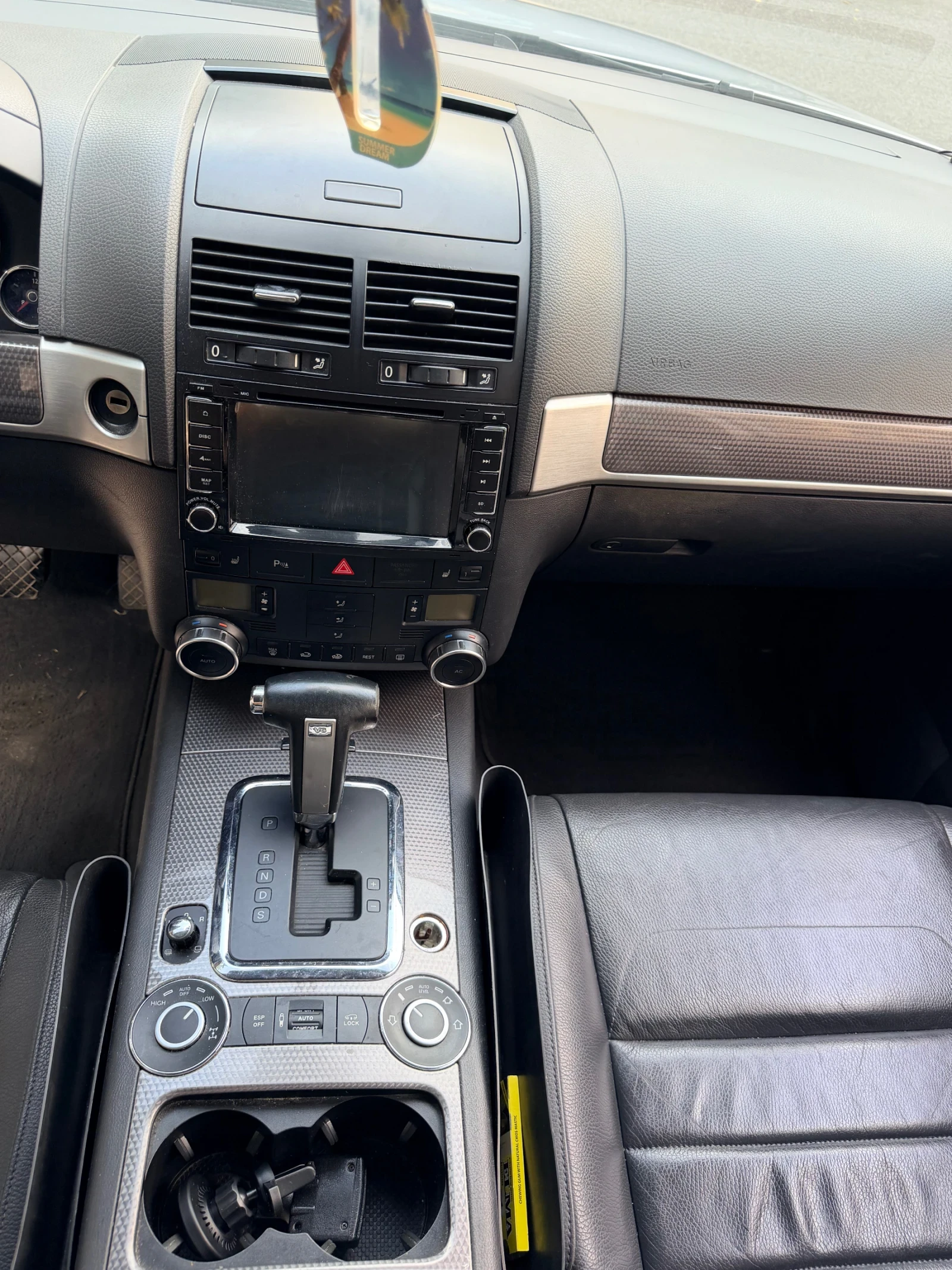 VW Touareg 3.0 TDI V6, снимка 10 - Автомобили и джипове - 56275227
