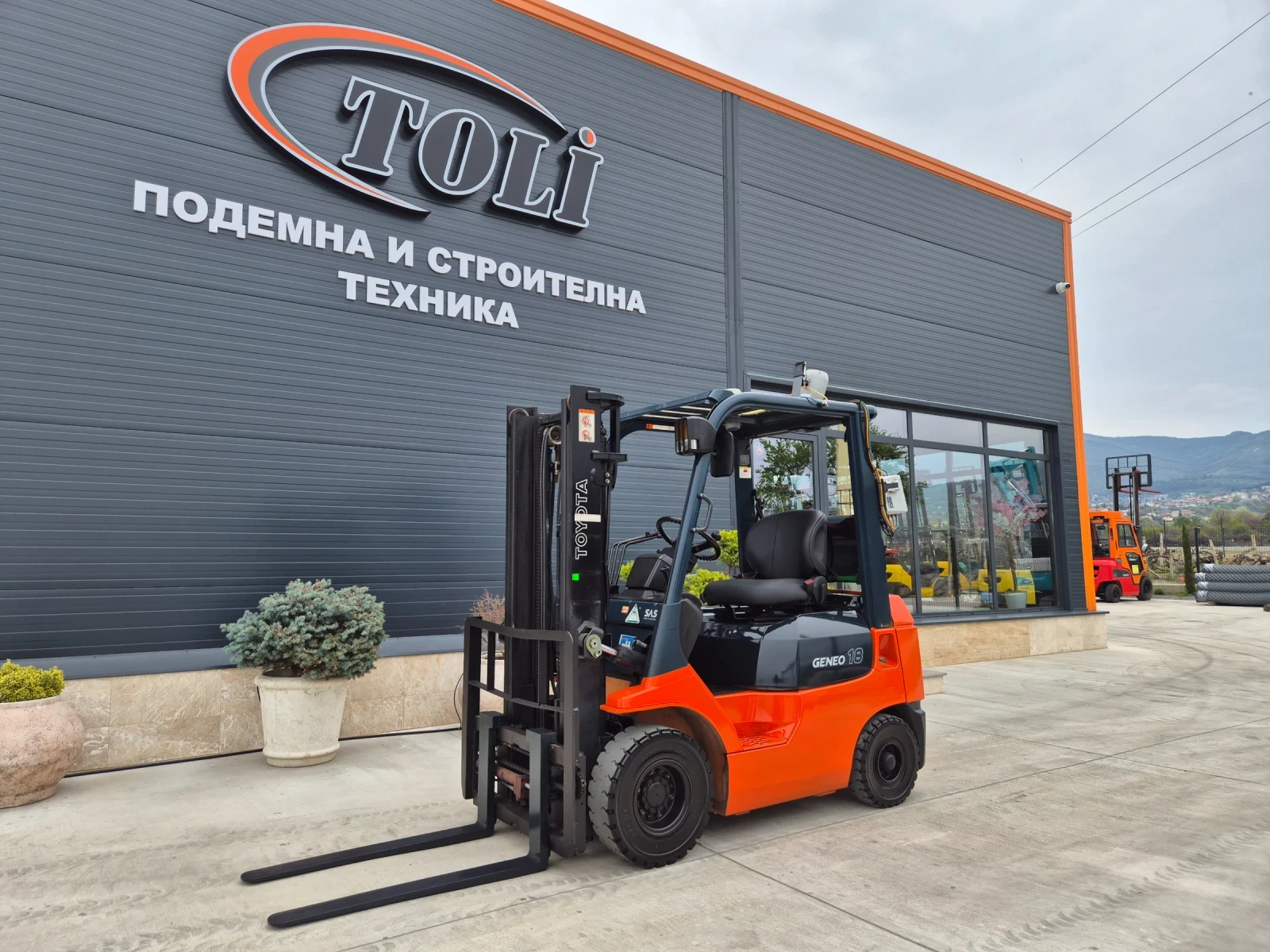 Мотокар Toyota * 1.8 тона* ГАЗ + БЕНЗИН* КЛИМАТИК + ПАРНО* , снимка 1