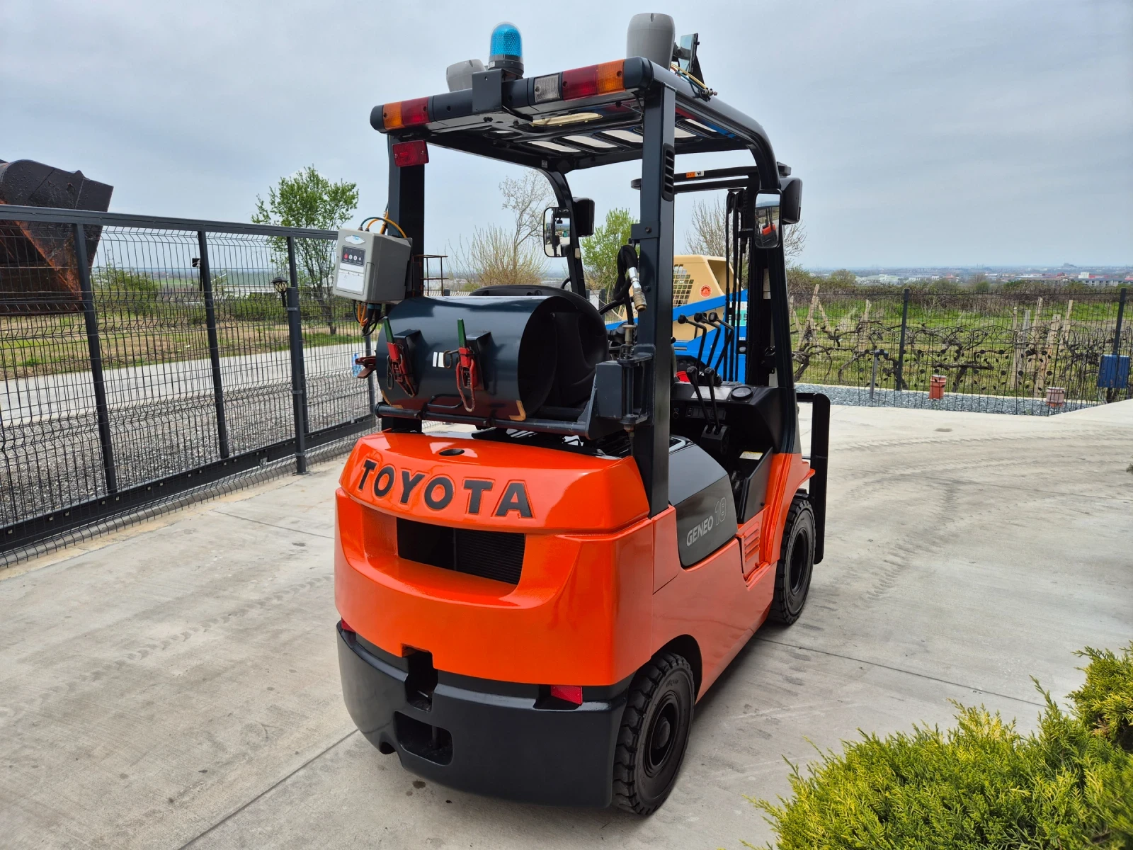  Toyota * 1.8 *  + *  + *  | Mobile.bg   5