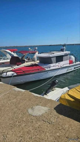 Моторна яхта Axopar Brabus 23 - изображение 1