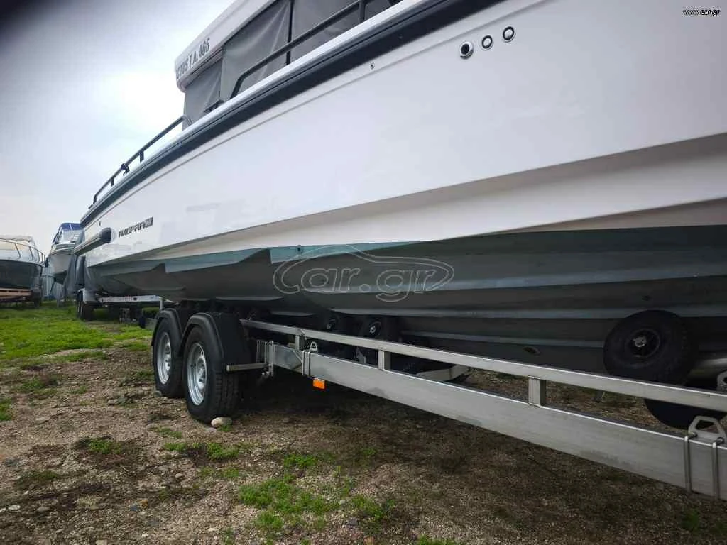 Моторна яхта Axopar Brabus 23 - изображение 8