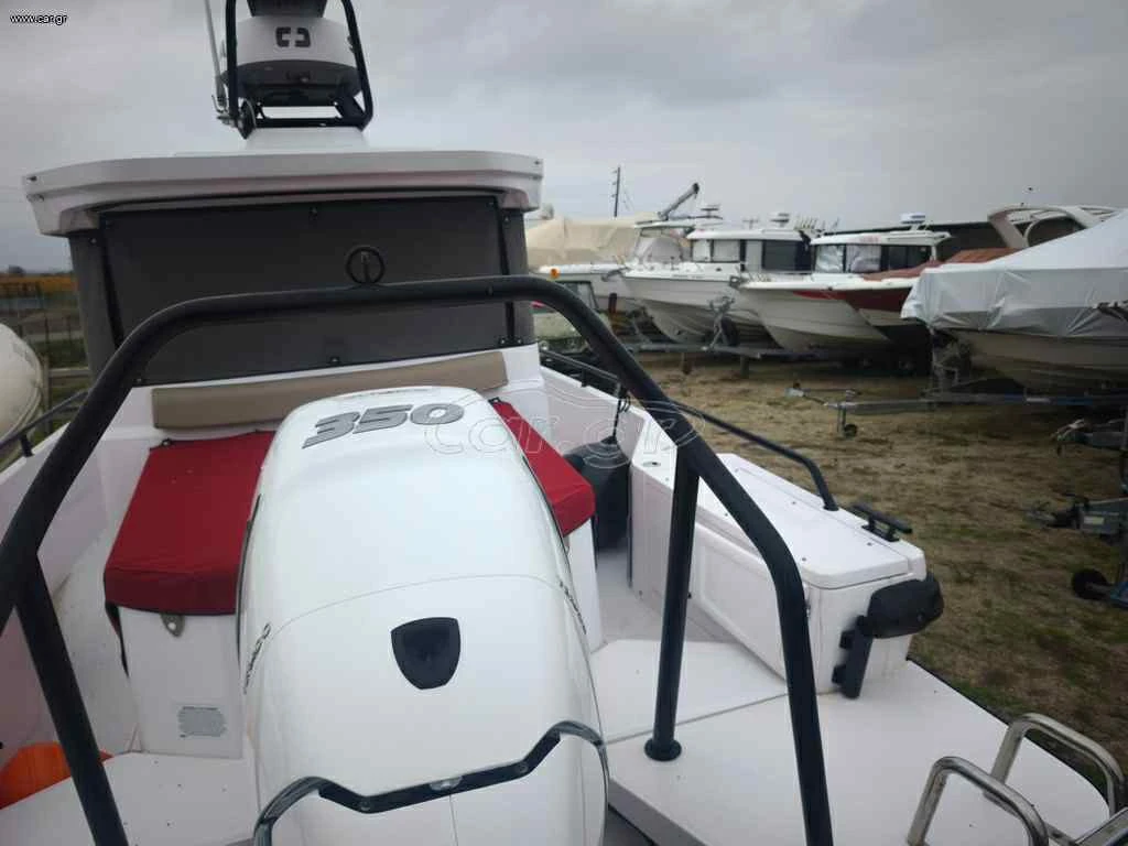 Моторна яхта Axopar Brabus 23 - изображение 5